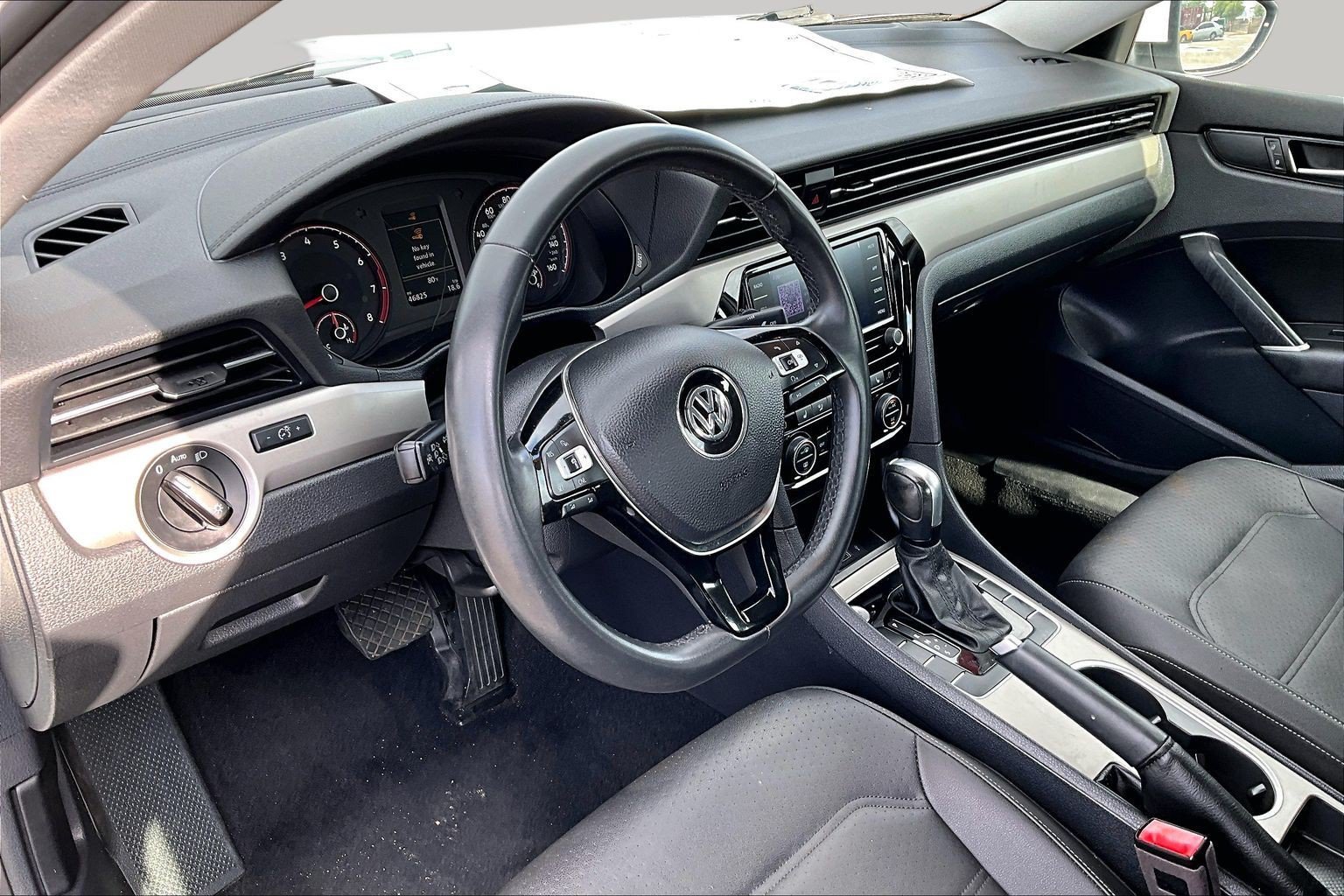 Used 2021 Volkswagen Passat 2.0T SE FWD image 12