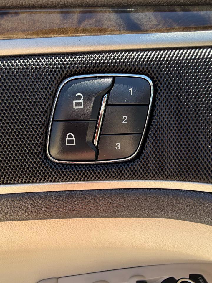 Used 2016 Lincoln MKZ Hybrid w/ Equipment Group 600A Reserve FWD image 11