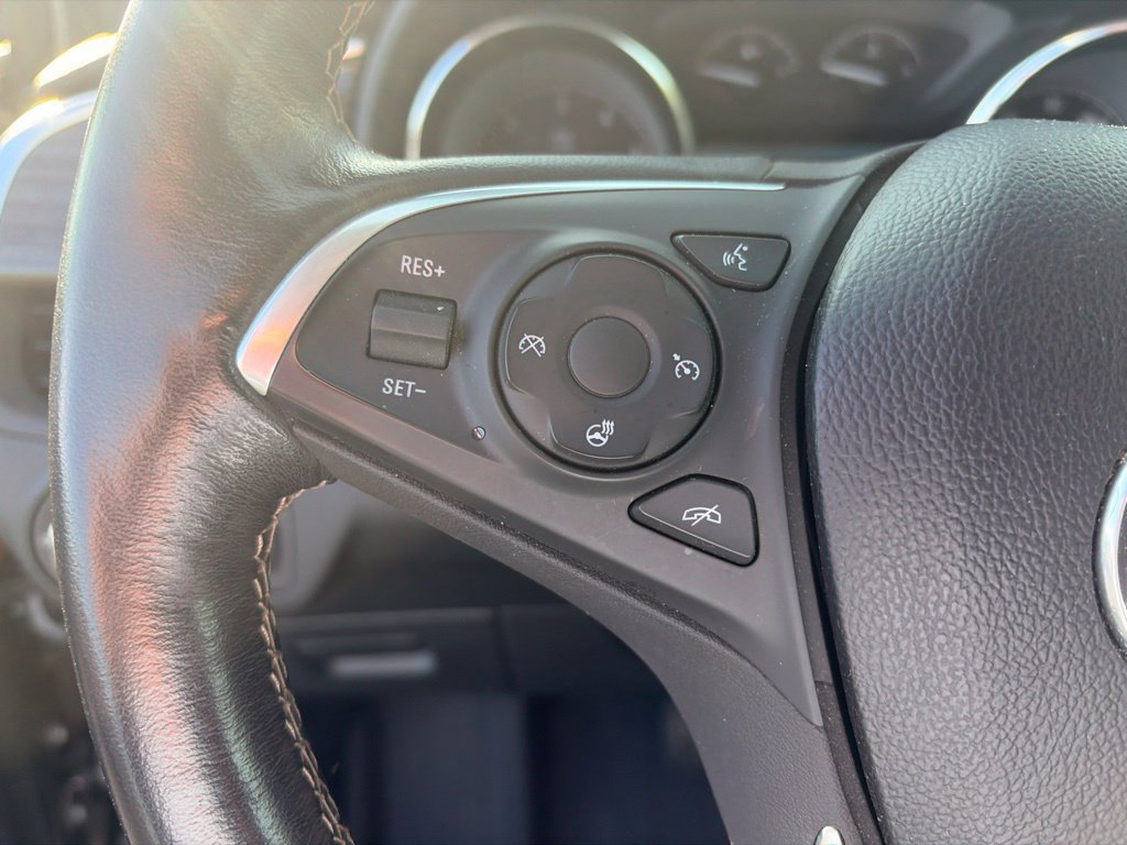 Used 2018 Buick Envision Essence AWD/4WD image 27