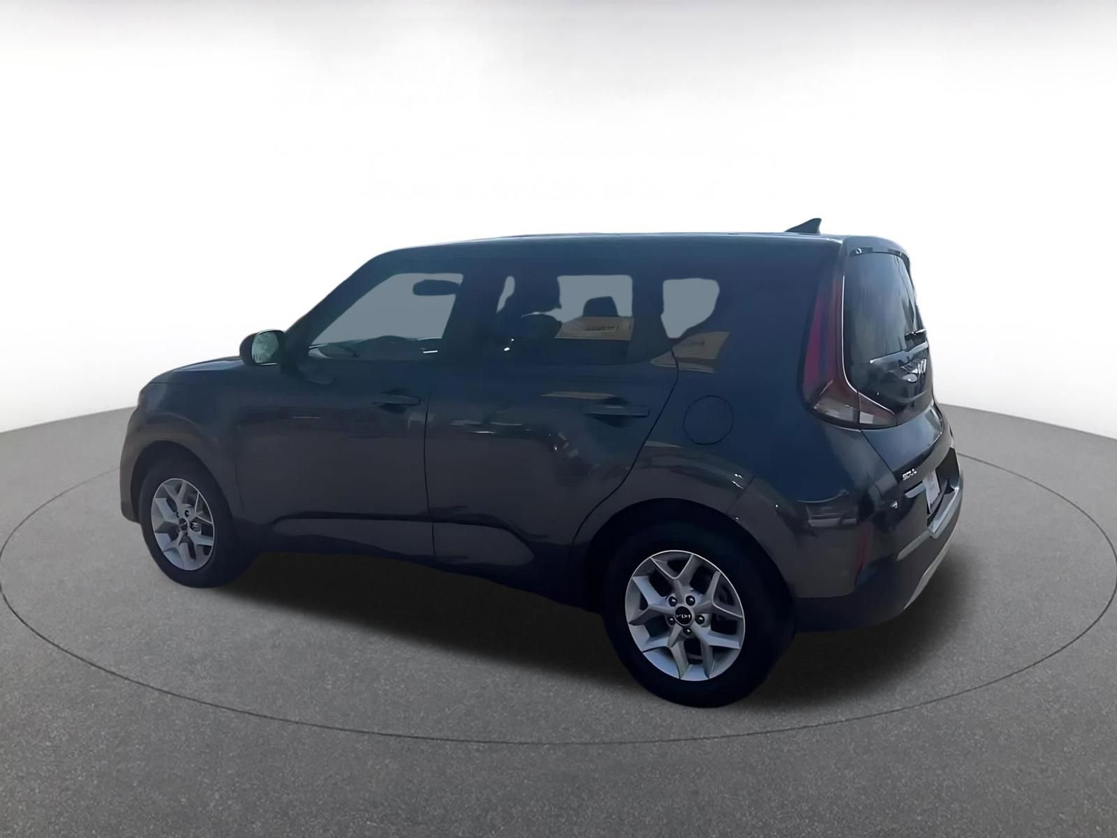 Used 2025 Kia Soul LX w/ LX Technology Package image 10