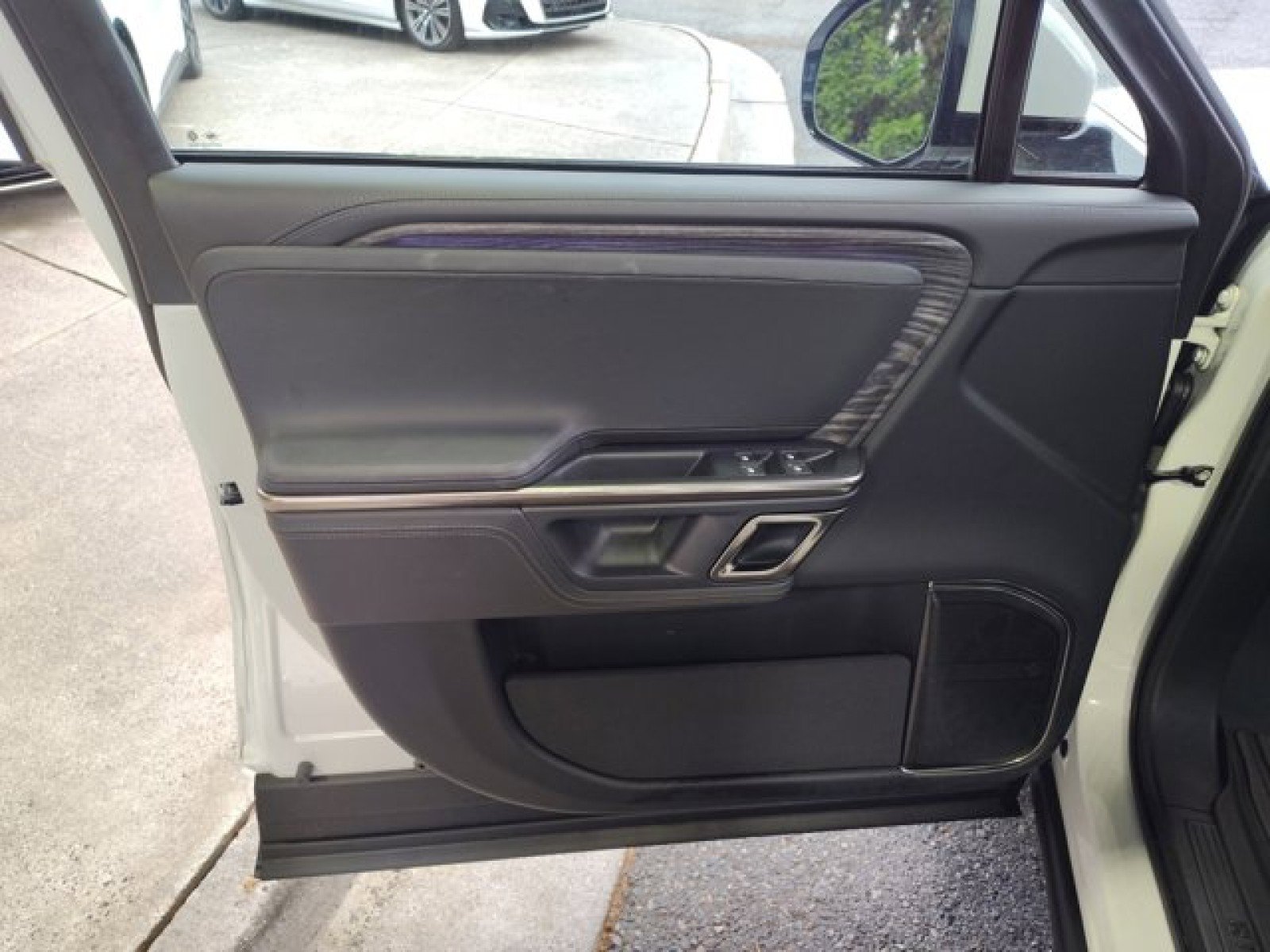 Used 2023 Rivian R1S Adventure AWD/4WD image 22