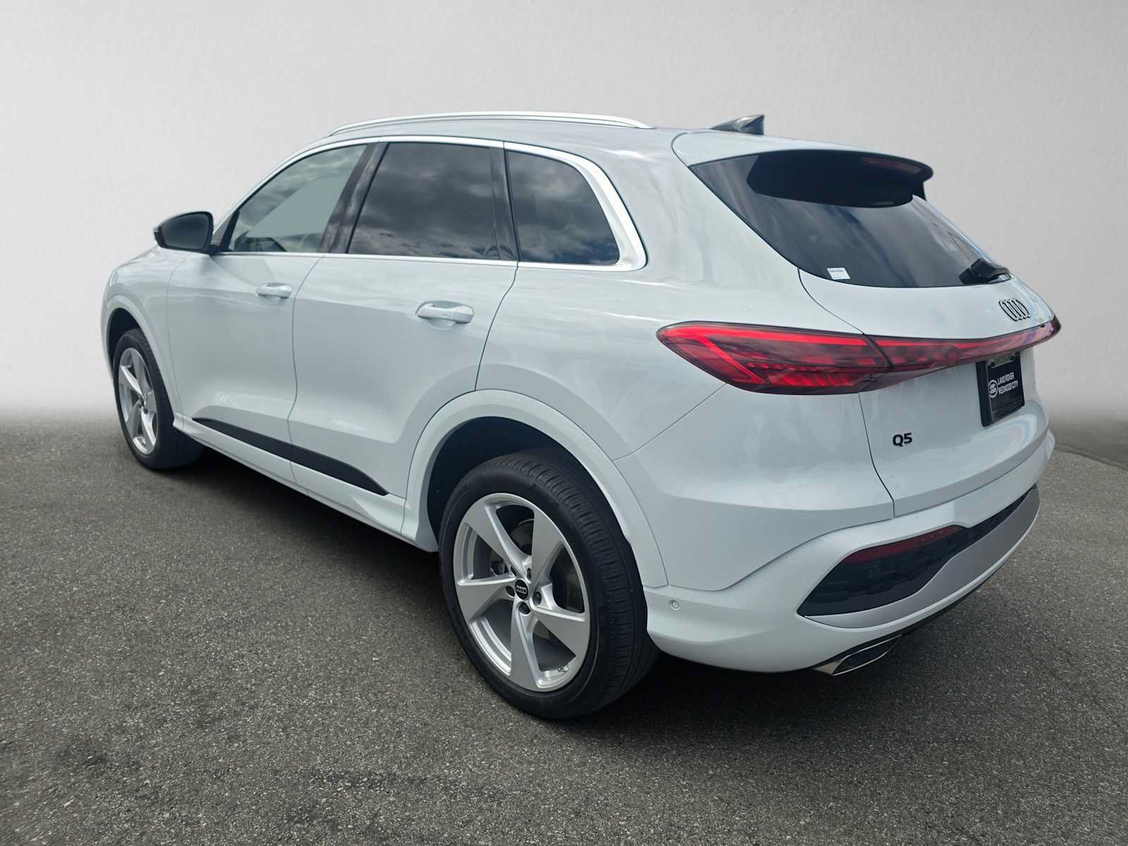 Used 2025 Audi Q5 Premium Plus AWD/4WD image 3
