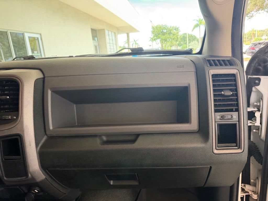 Used 2018 RAM 1500 Tradesman AWD/4WD image 25