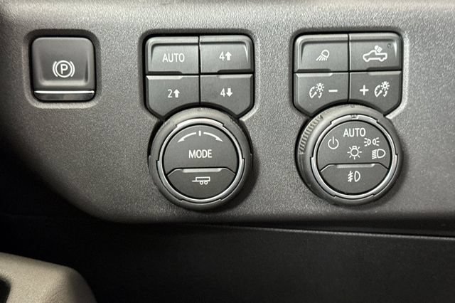Used 2026 Chevrolet Silverado 1500 ZR2 AWD/4WD image 43