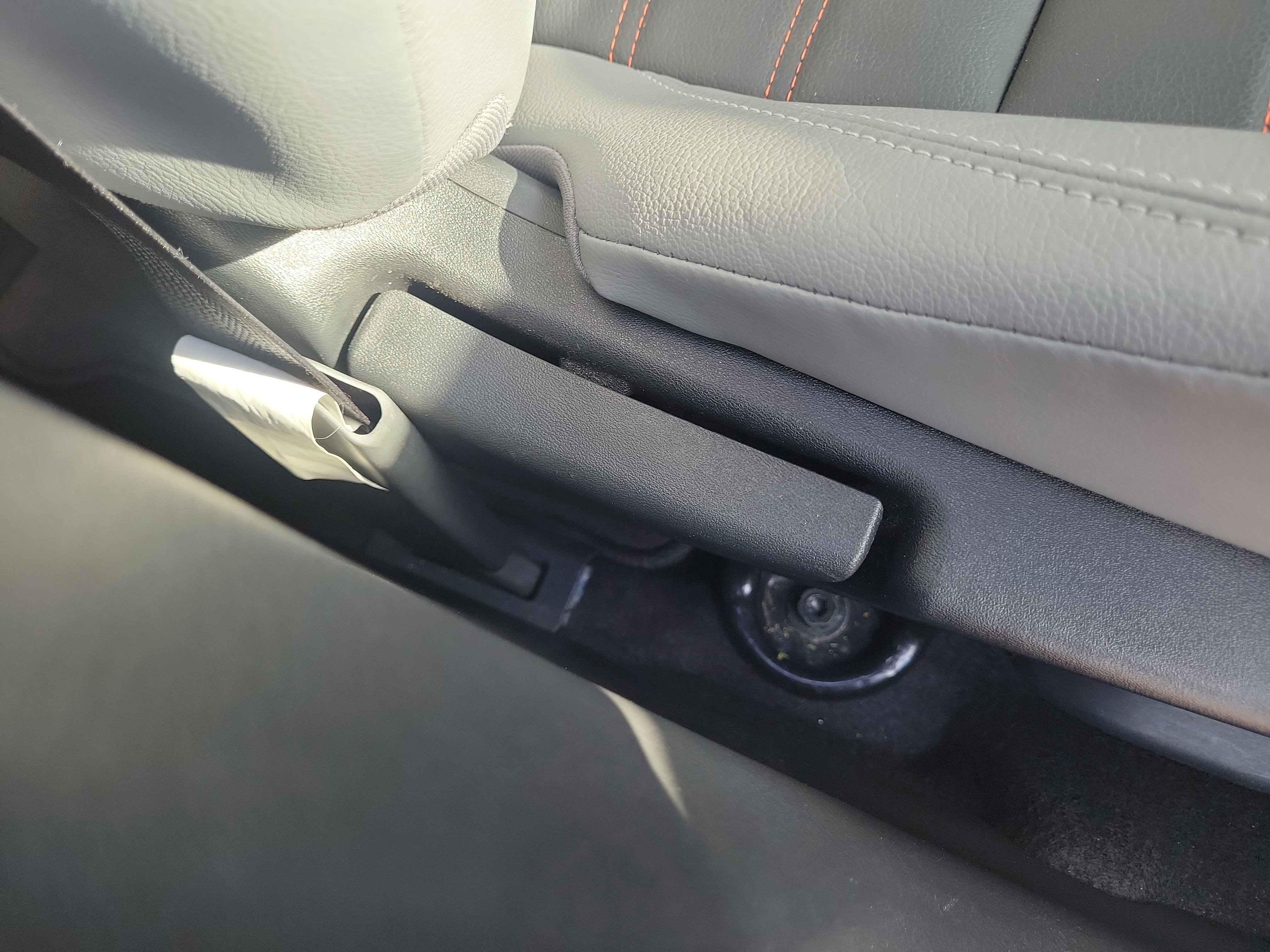 Used 2023 Nissan Kicks SR w/ SR Premium Package FWD image 9