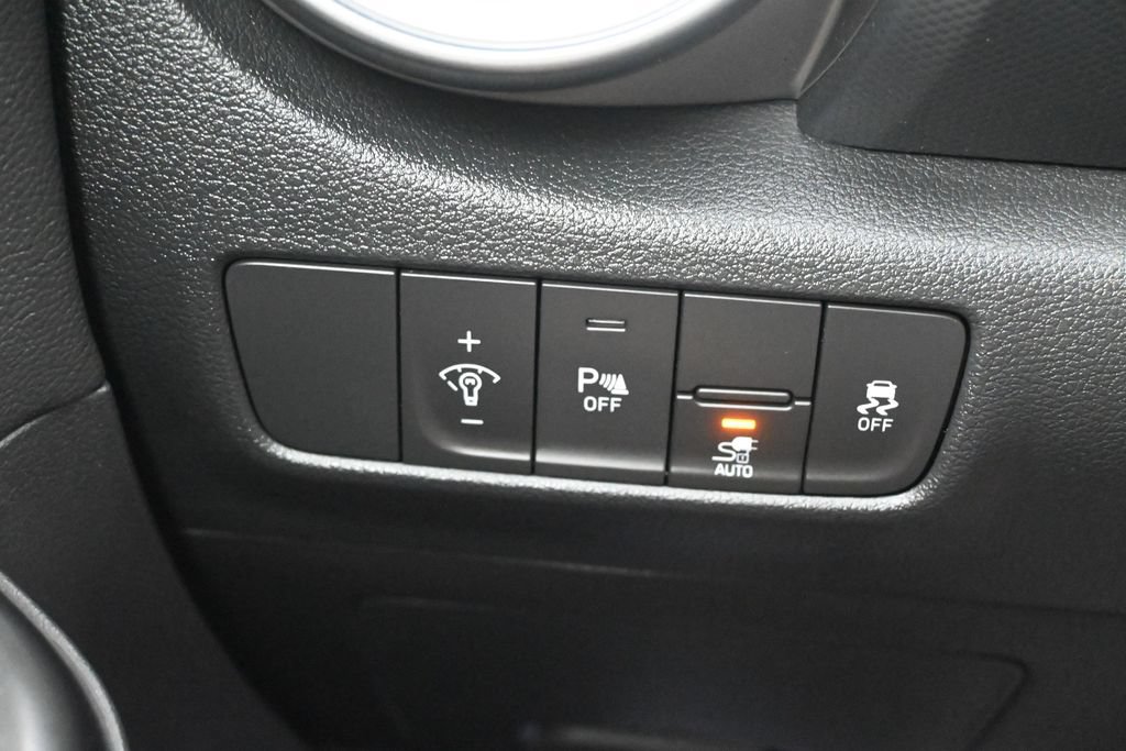 Used 2023 Hyundai Kona Limited FWD image 21