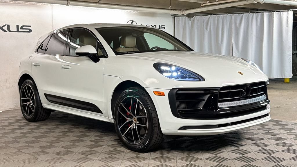 Used 2024 Porsche Macan S AWD/4WD image 1