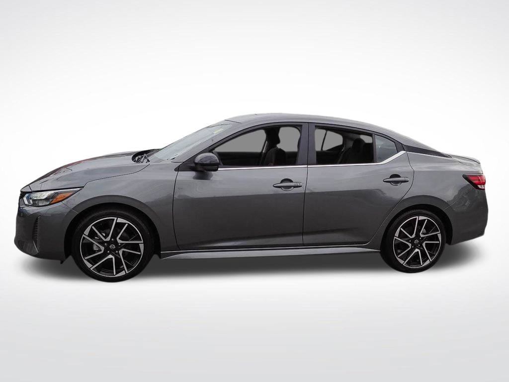 Used 2025 Nissan Sentra SR FWD image 4