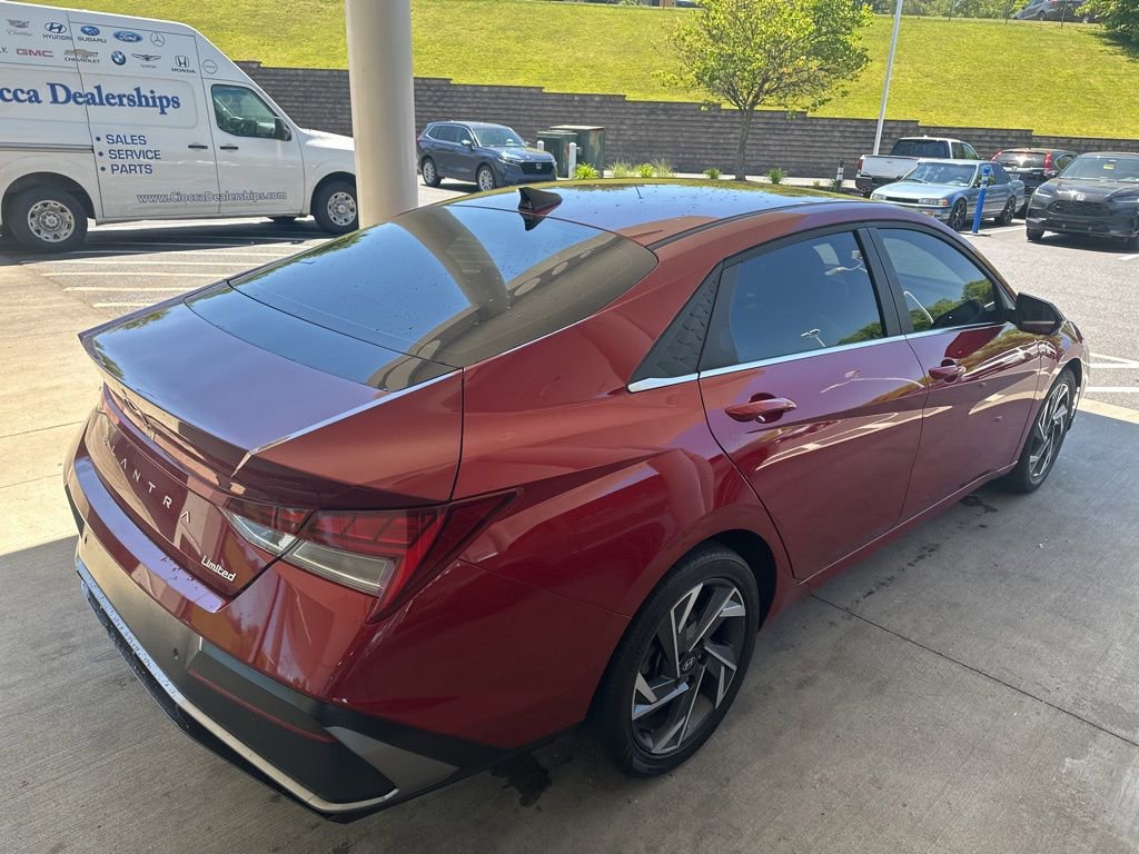 Used 2024 Hyundai Elantra Limited FWD image 5