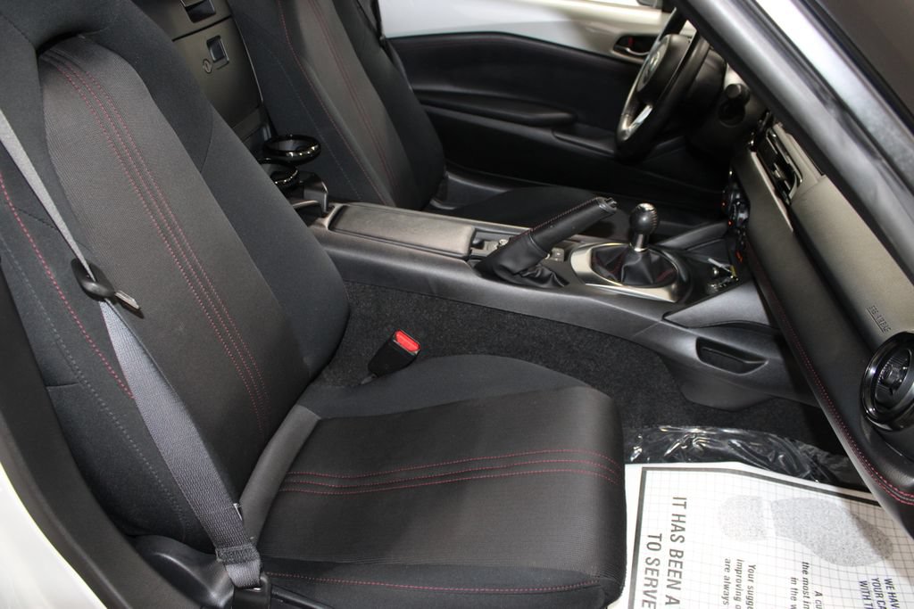 Used 2016 MAZDA MX-5 Miata Club RWD image 19