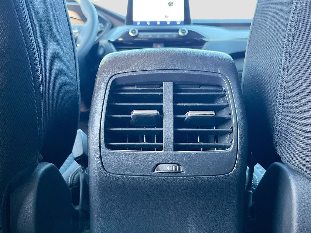 Used 2025 Ford Escape Active AWD/4WD image 30