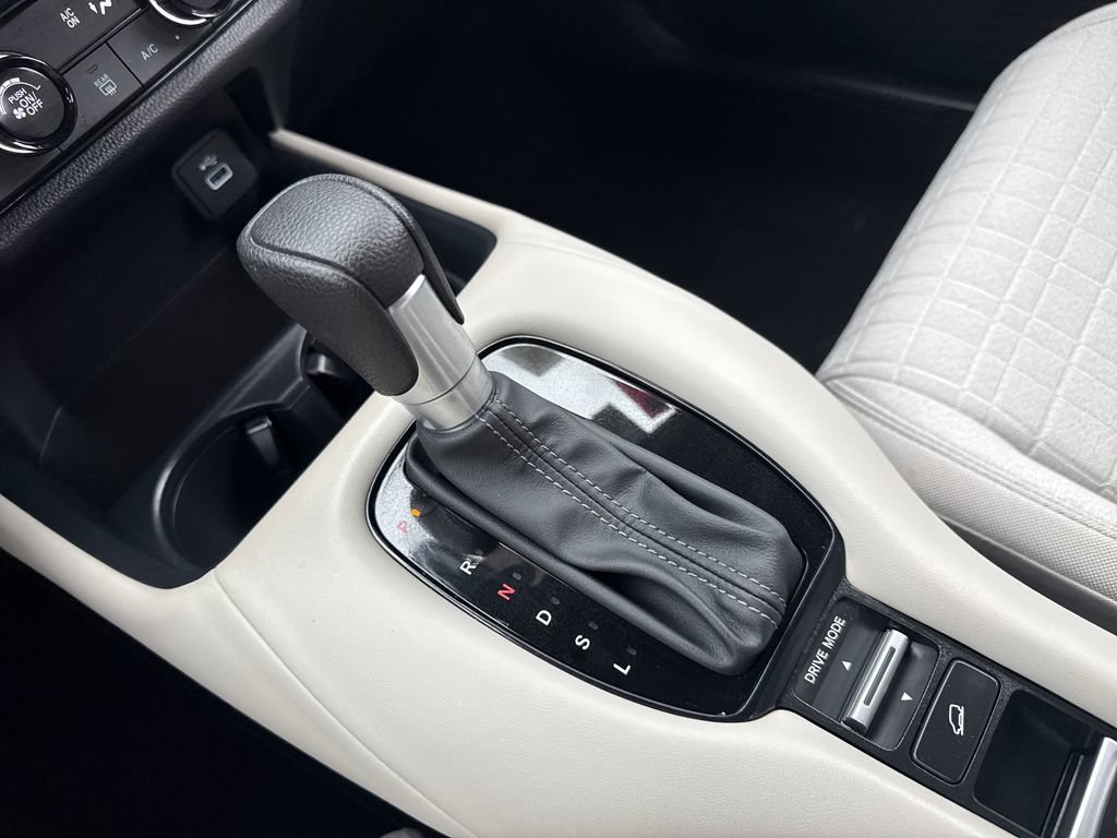 Certified 2025 Honda HR-V LX image 29
