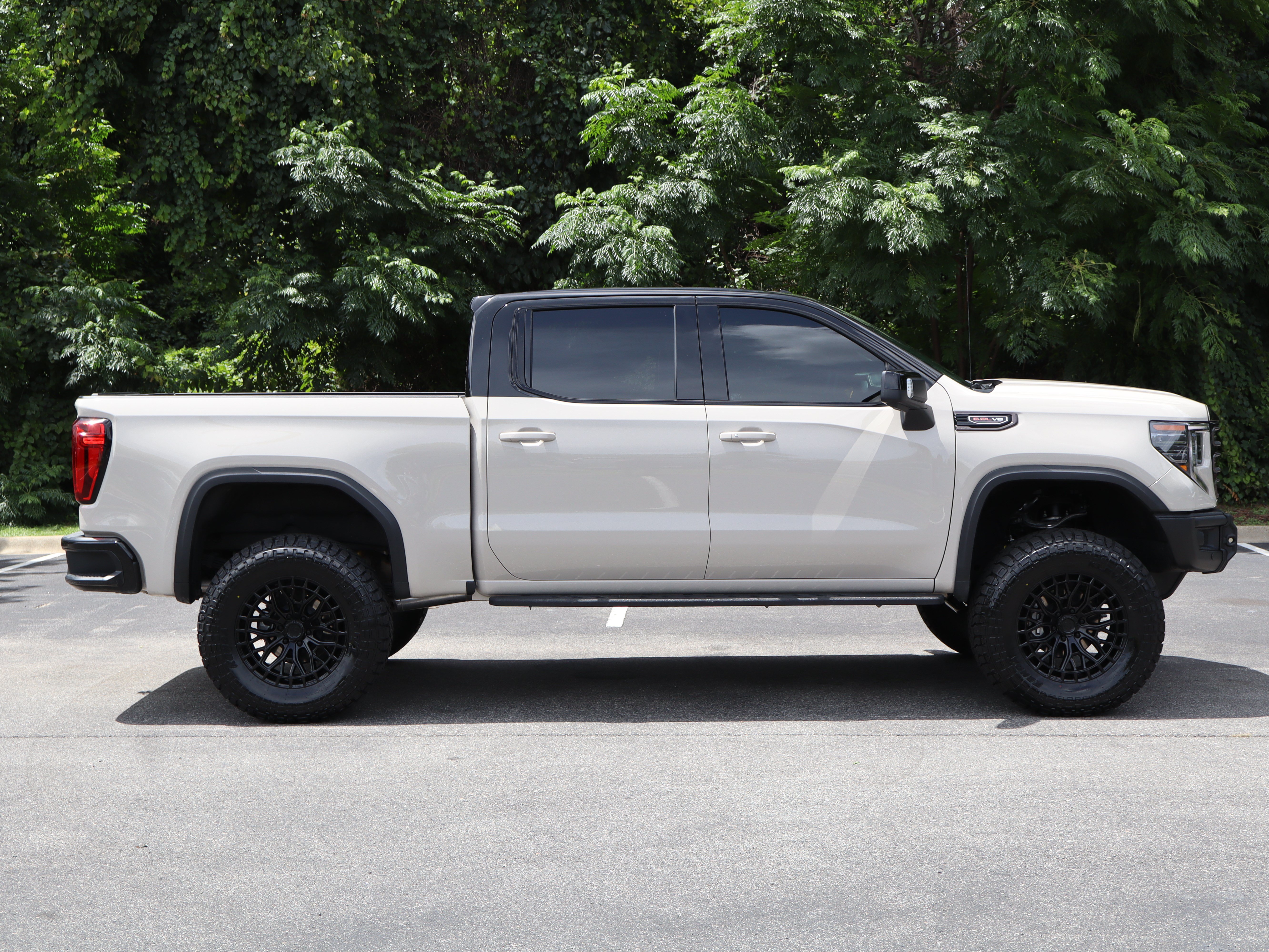 Used 2026 GMC Sierra 1500 AT4X AWD/4WD image 10