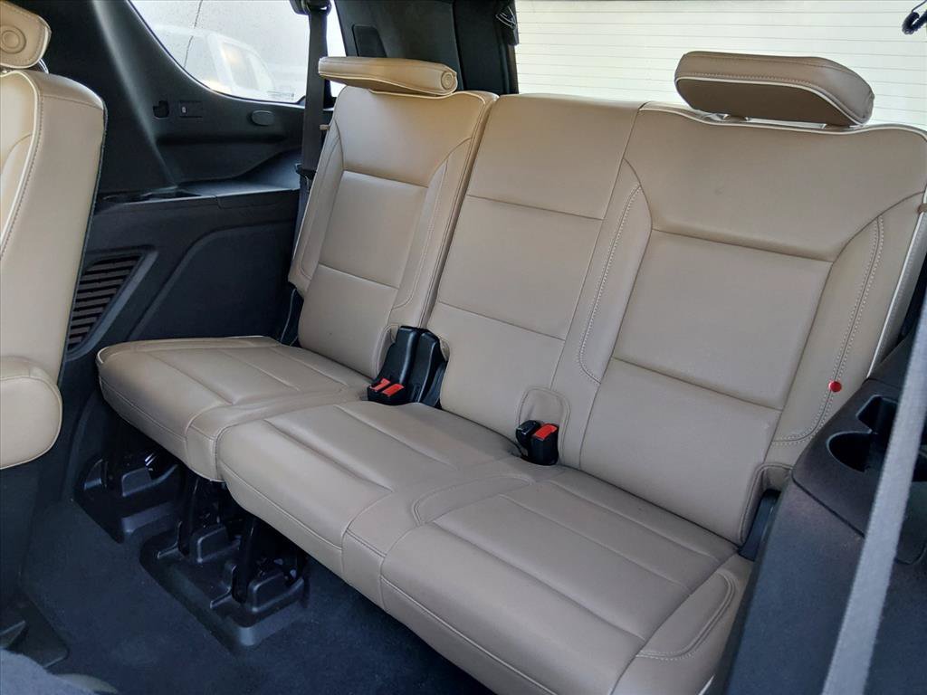 Used 2021 Chevrolet Tahoe Premier w/ Premium Package AWD/4WD image 16