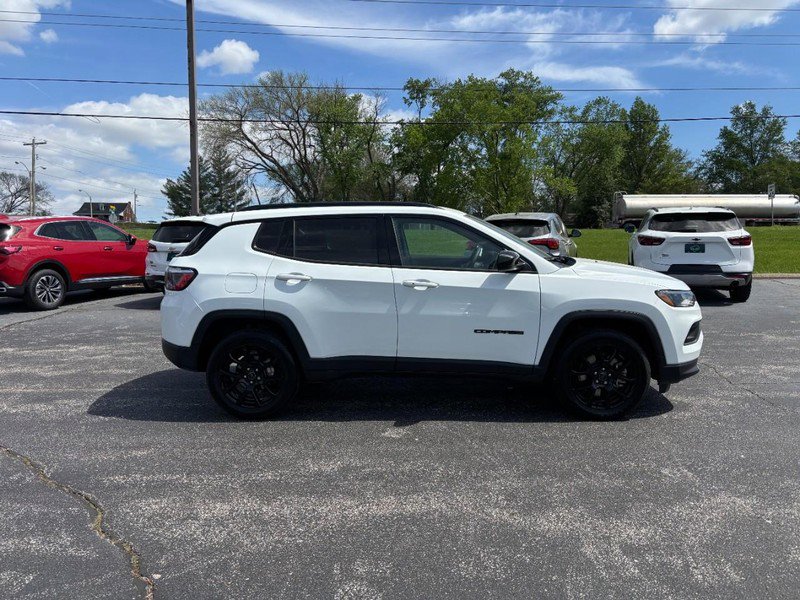 Used 2025 Jeep Compass Latitude w/ Altitude Special Edition AWD/4WD image 6
