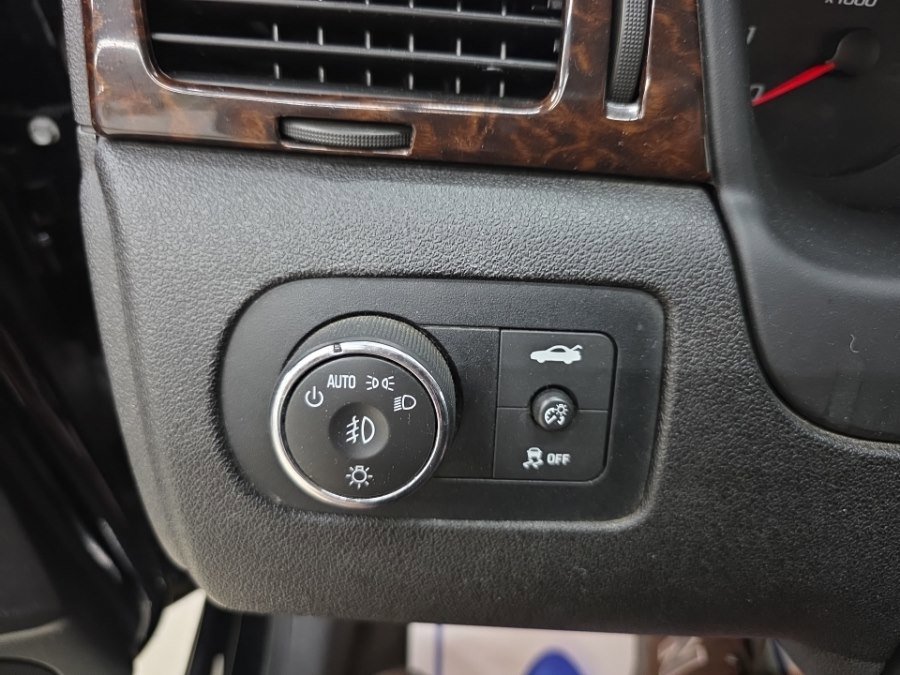 Used 2012 Chevrolet Impala LTZ FWD image 24
