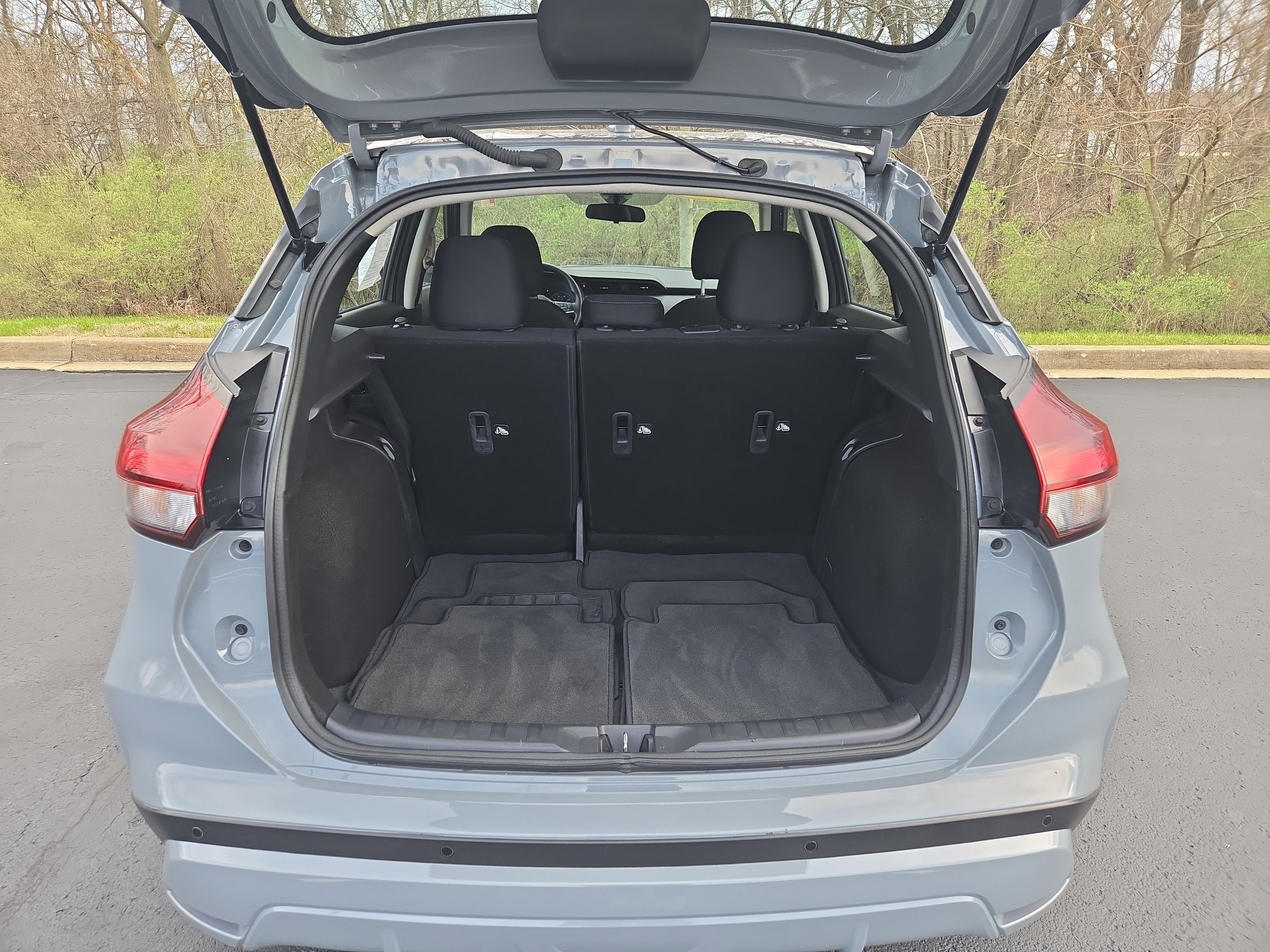 Used 2023 Nissan Kicks SV image 9