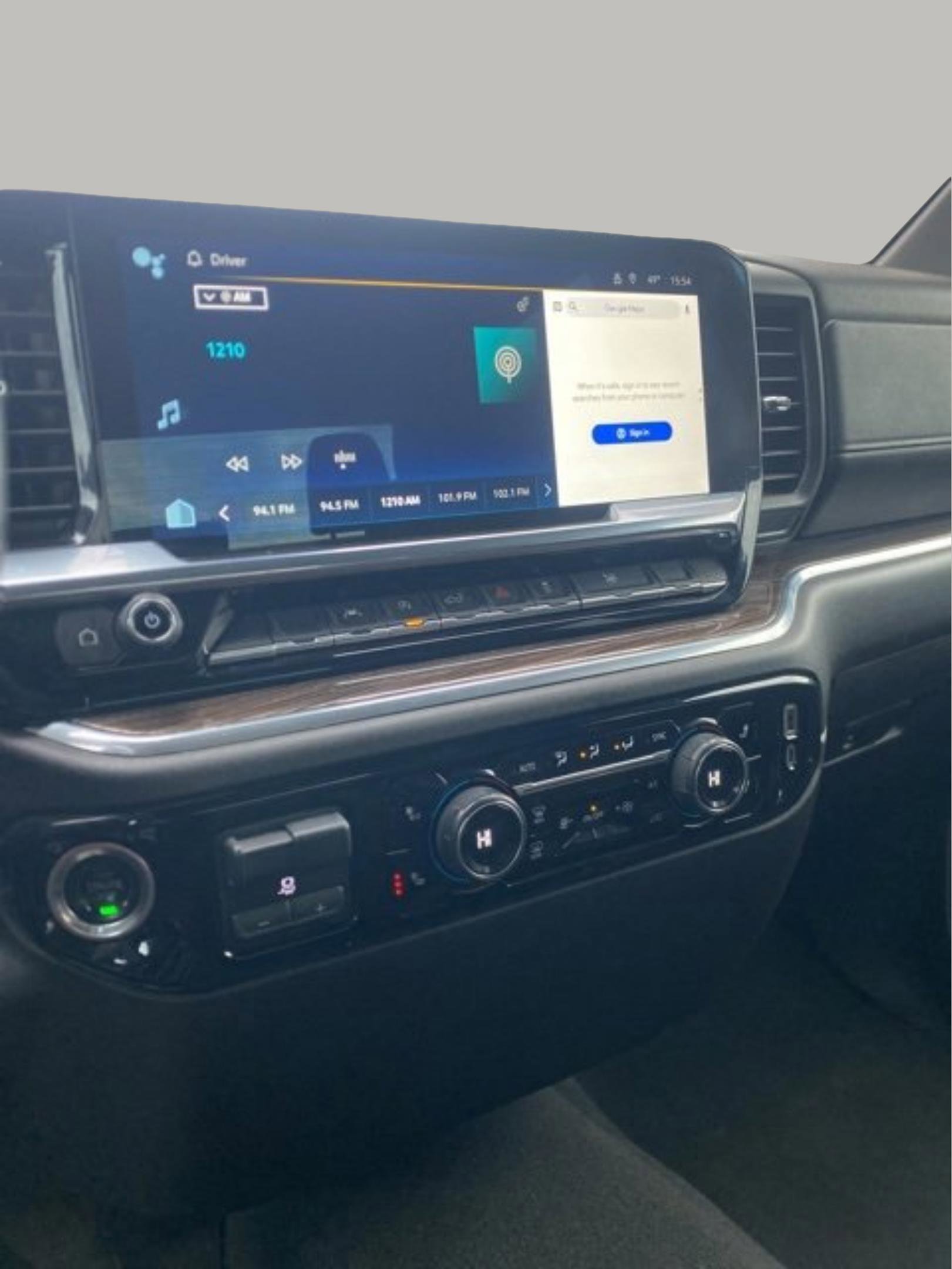 Used 2025 Chevrolet Silverado 1500 LT image 24