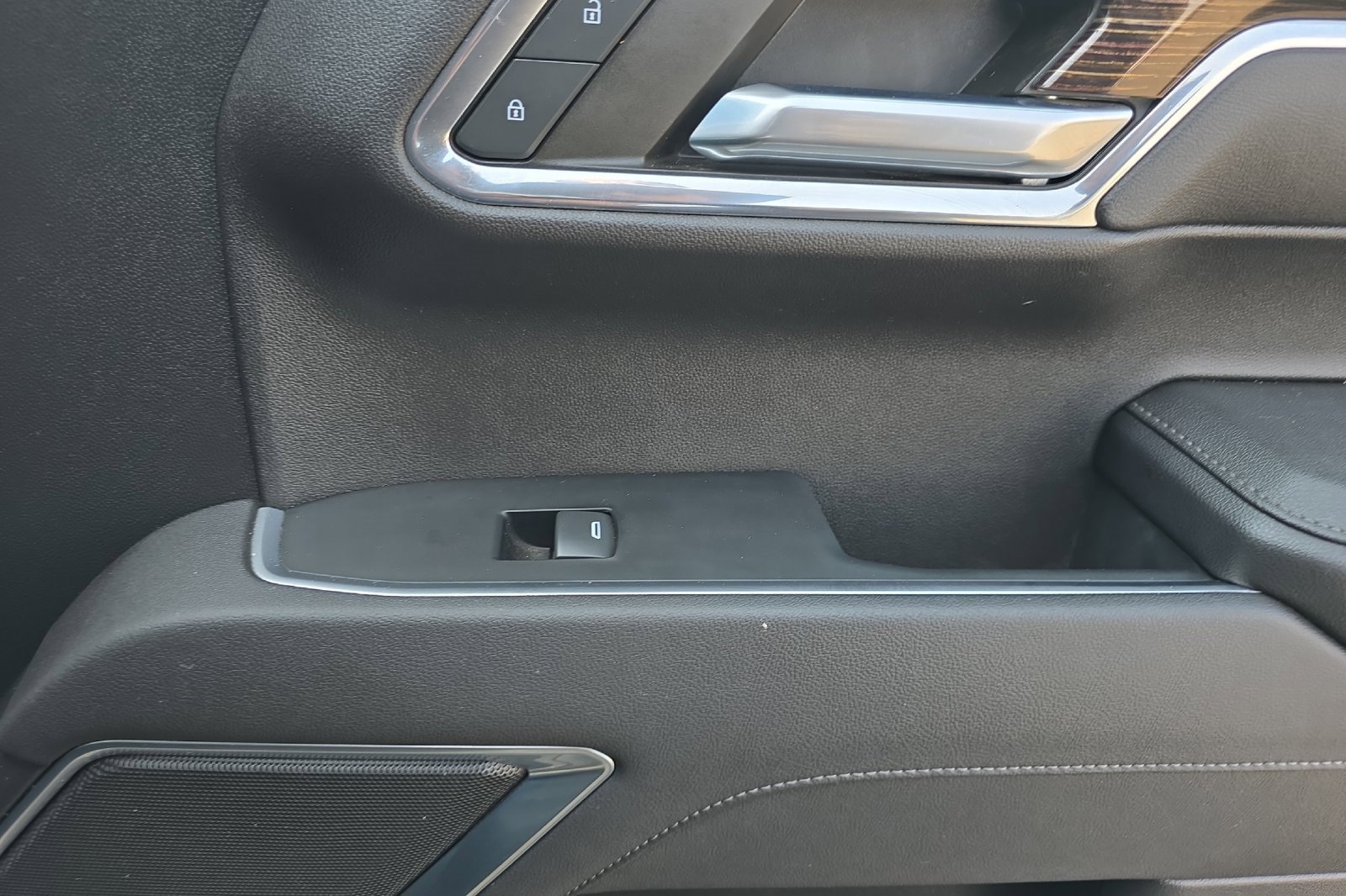 Used 2023 GMC Sierra 1500 Elevation image 19