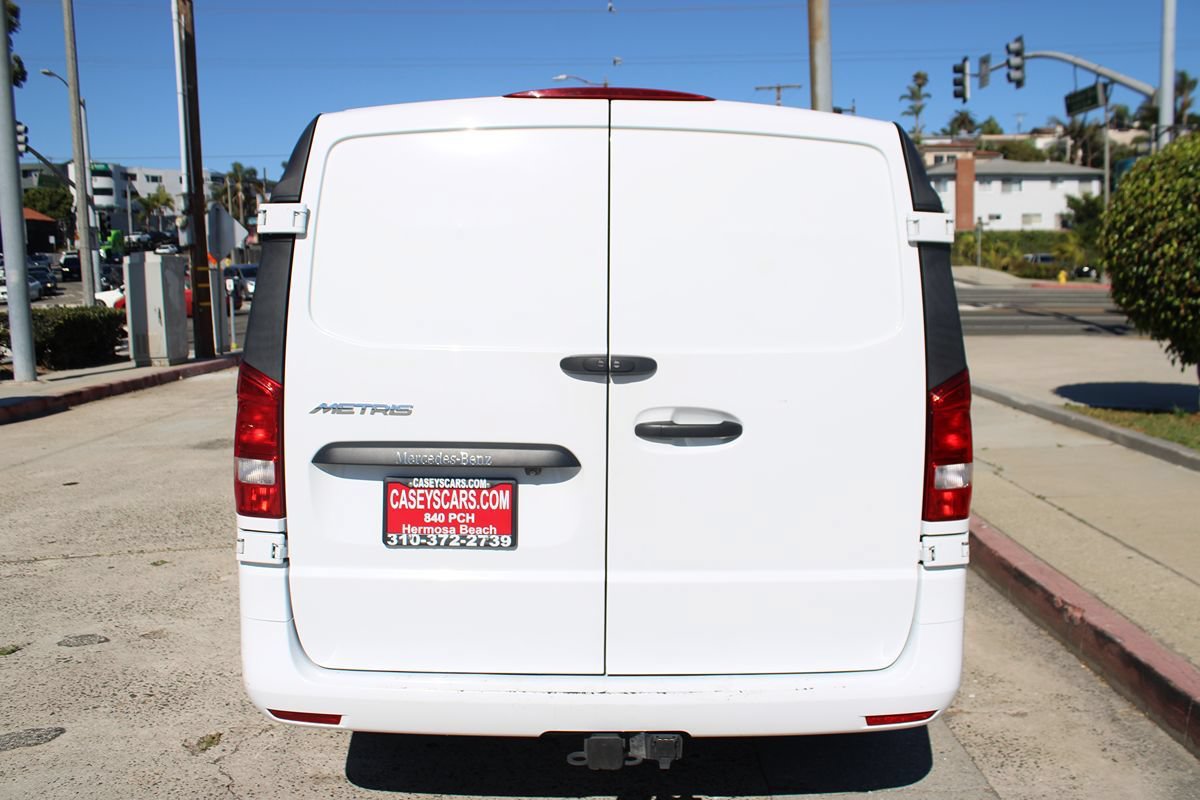 Used 2022 Mercedes-Benz Metris image 3