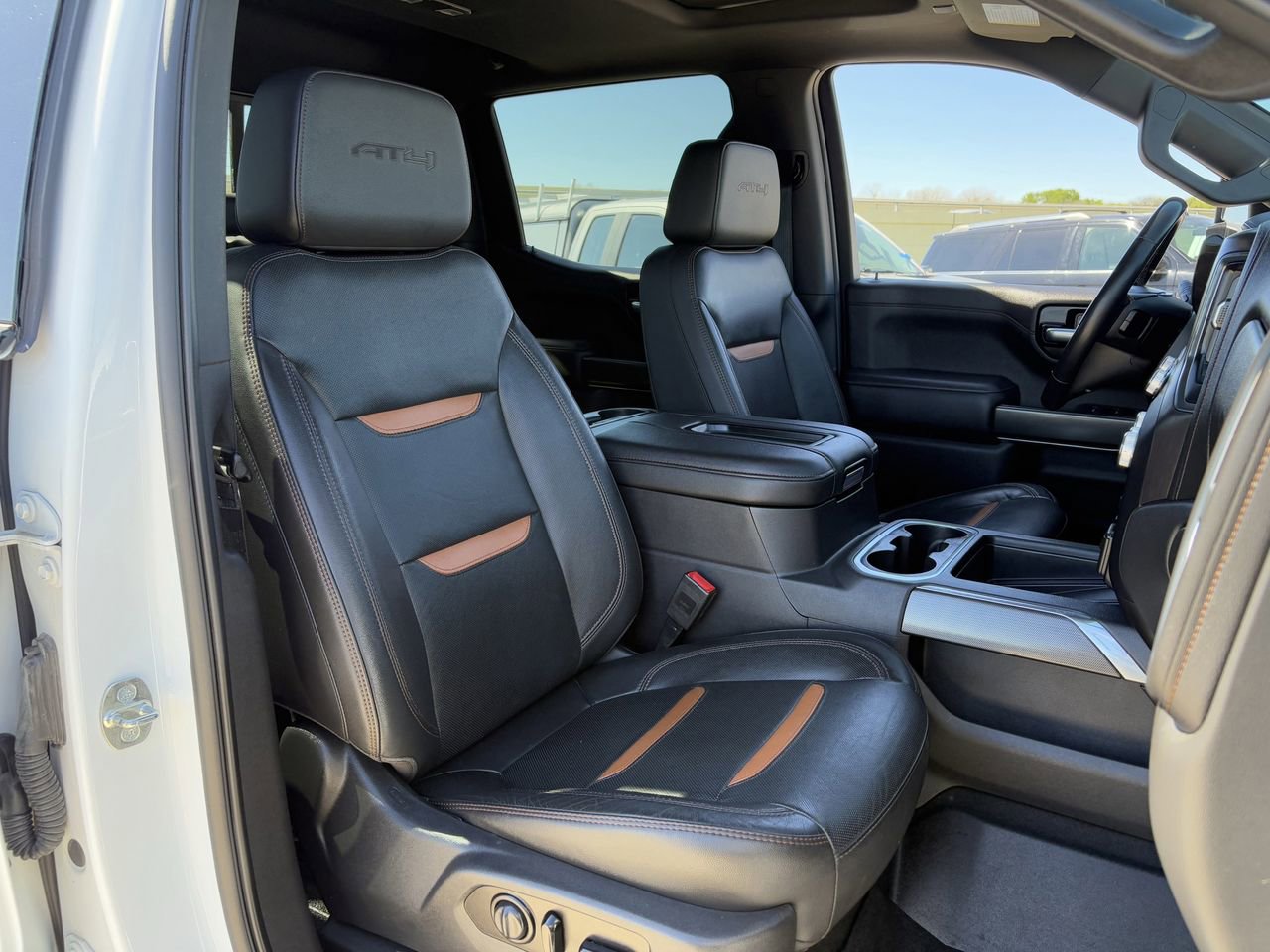 Used 2020 GMC Sierra 1500 AT4 w/ AT4 Premium Package image 32