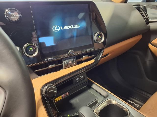 Used 2025 Lexus NX 250 FWD w/ Accessory Package (2T) image 11