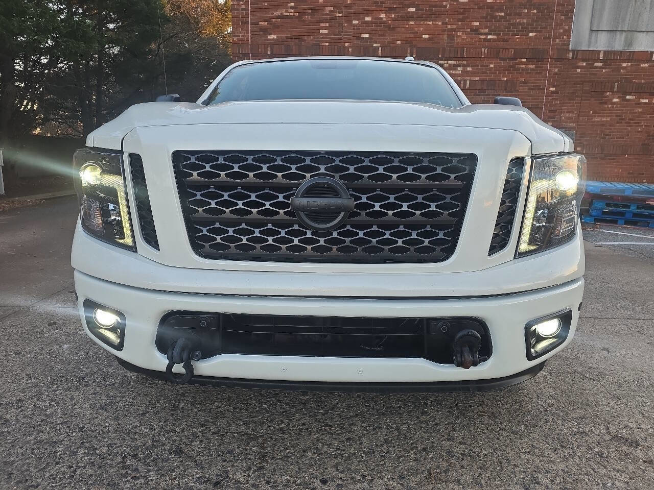 Used 2018 Nissan Titan XD image 82