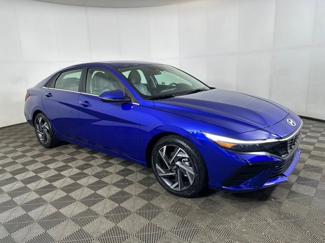 Certified 2025 Hyundai Elantra Limited image 29