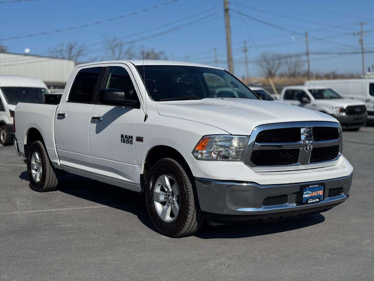 Used 2017 RAM 1500 Classic SLT image 3