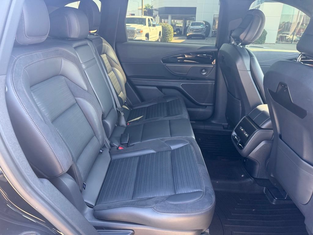 Used 2024 Lincoln Nautilus Reserve w/ Equipment Group 202A AWD/4WD image 19
