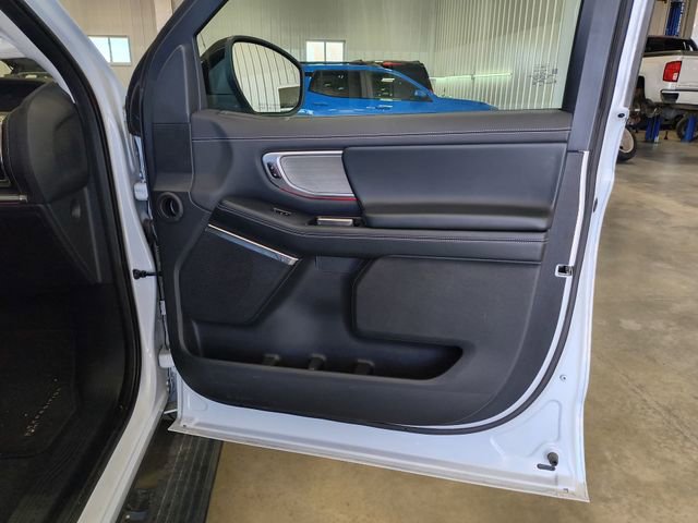 Used 2025 Ford Expedition Platinum AWD/4WD image 28