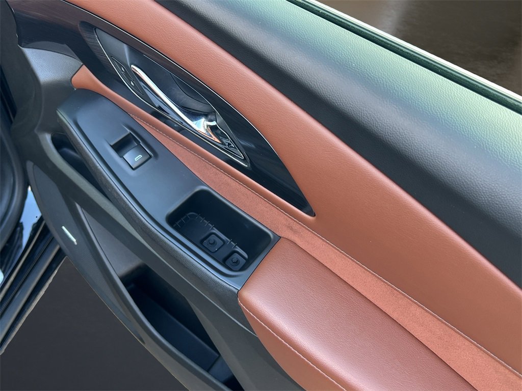 Used 2021 Chevrolet Traverse High Country image 11