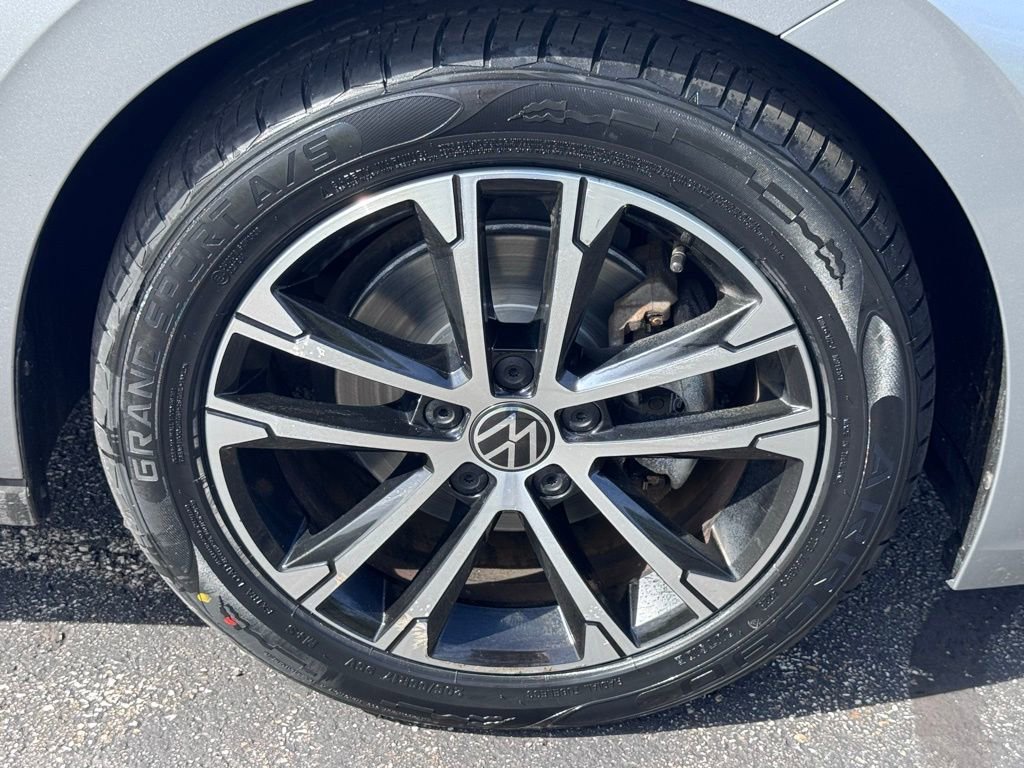 Used 2023 Volkswagen Jetta Sport image 42