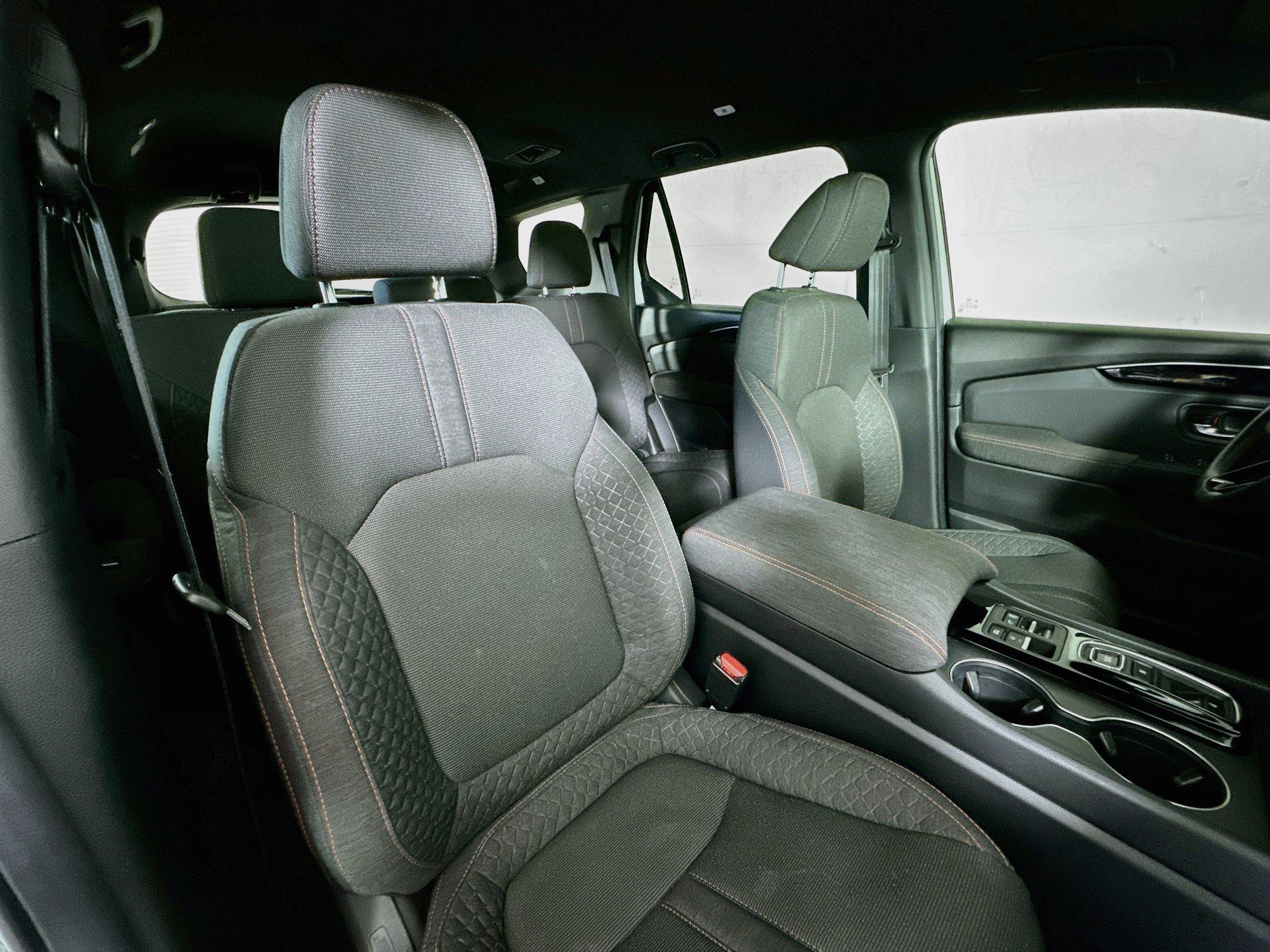 Used 2025 Honda Pilot Sport image 26