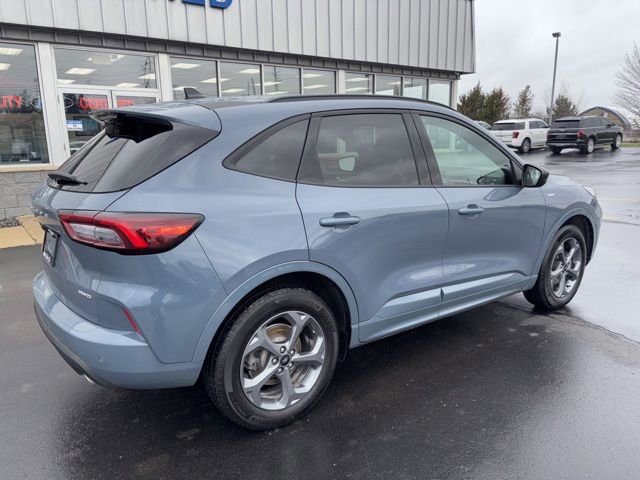 Certified 2024 Ford Escape ST-Line w/ Tech Pack #1 AWD/4WD image 3