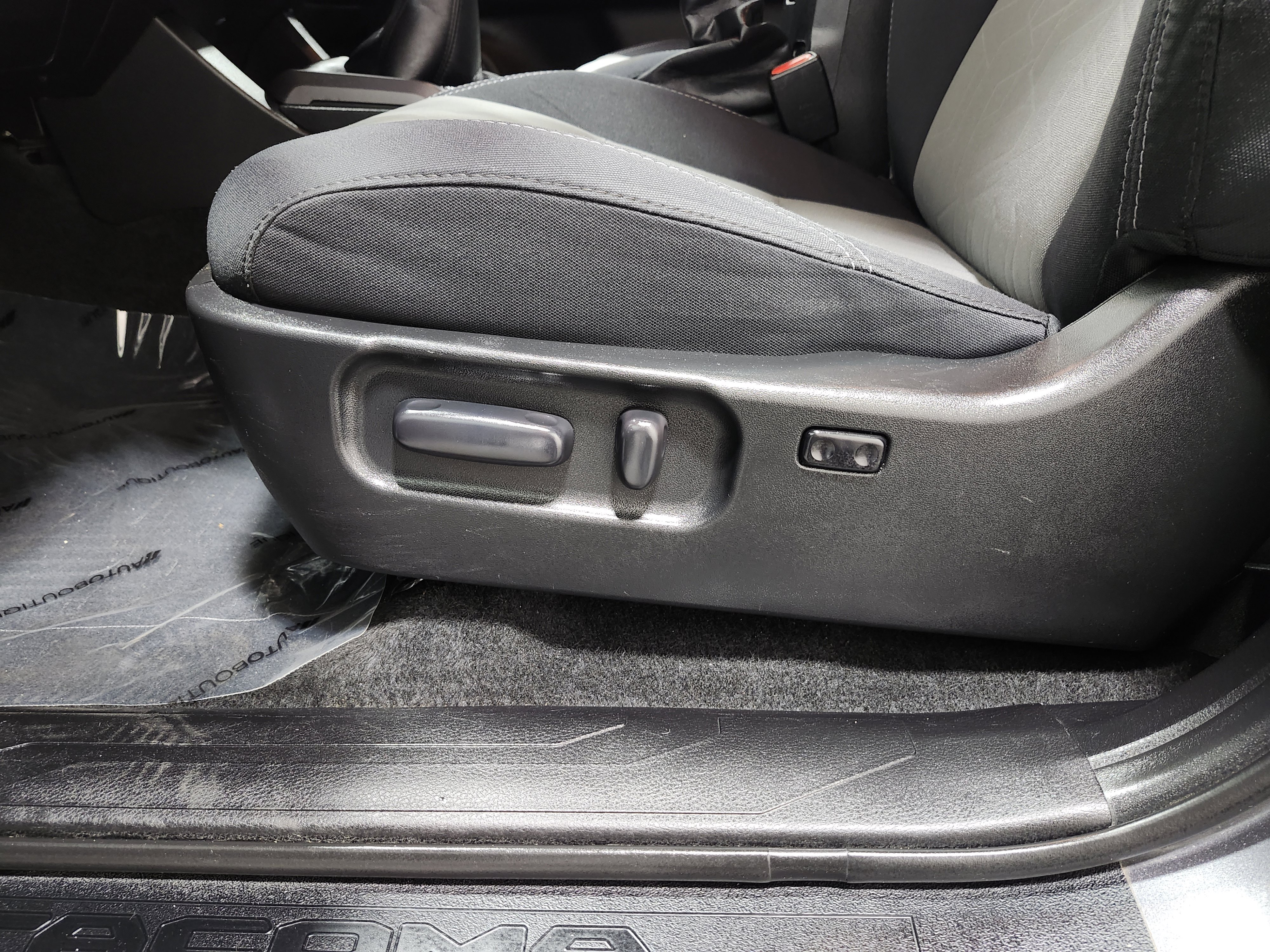 Used 2021 Toyota Tacoma TRD Sport image 24