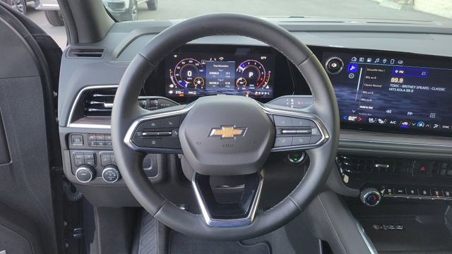 Used 2025 Chevrolet Suburban Premier image 21