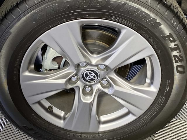 Used 2025 Toyota RAV4 XLE w/ Convenience Package AWD/4WD image 31