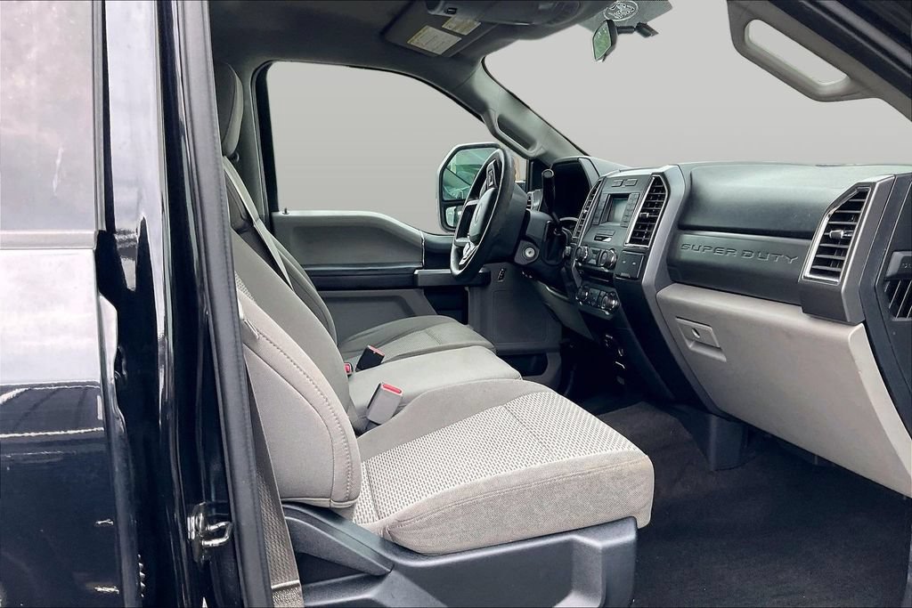 Used 2017 Ford F250 XLT AWD/4WD image 6