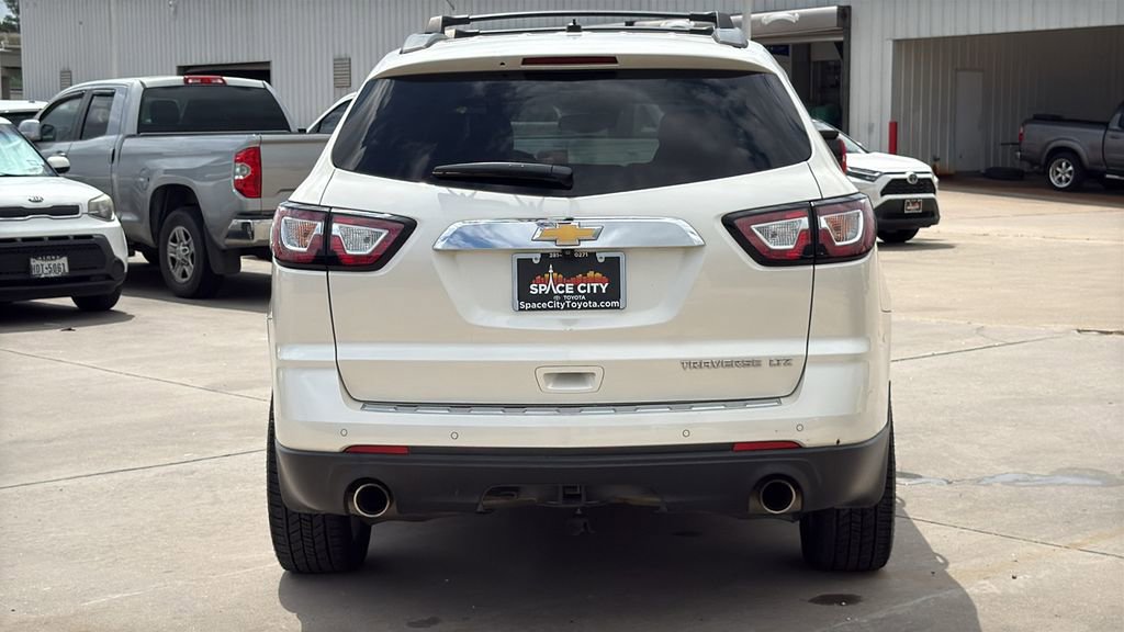 Used 2015 Chevrolet Traverse LTZ w/ LPO, 'HIT The Road' Package FWD image 4