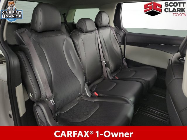 Used 2022 Kia Carnival LX FWD image 17