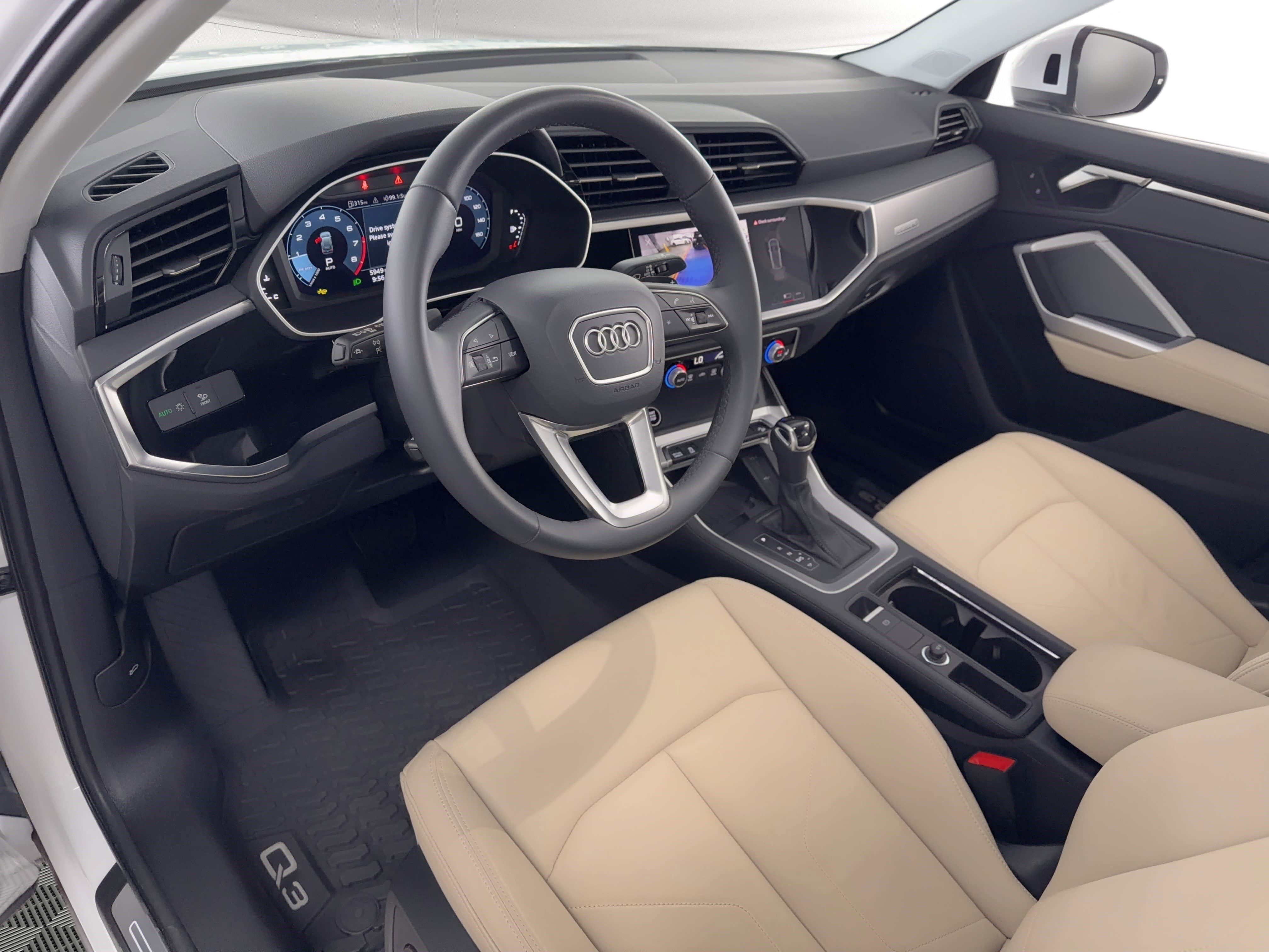 Certified 2025 Audi Q3 2.0T Premium w/ Convenience Package image 4