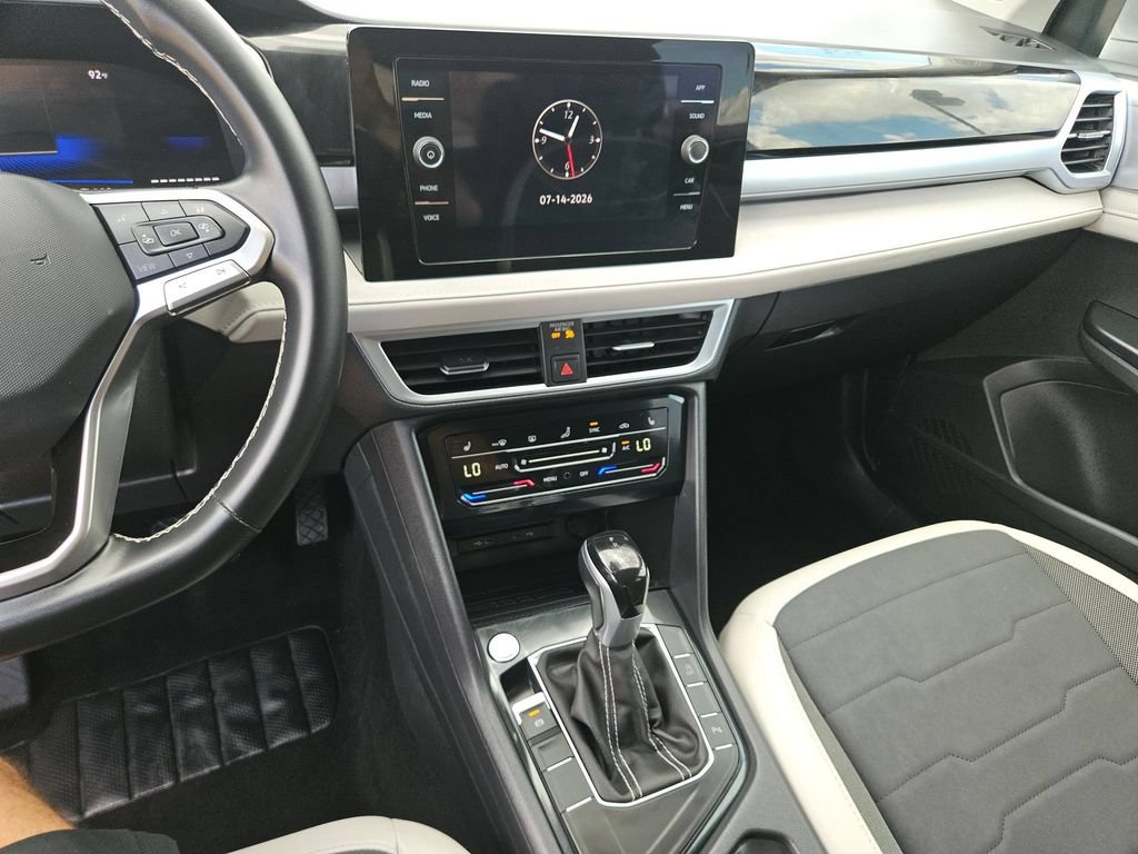 Used 2025 Volkswagen Taos SE FWD image 20
