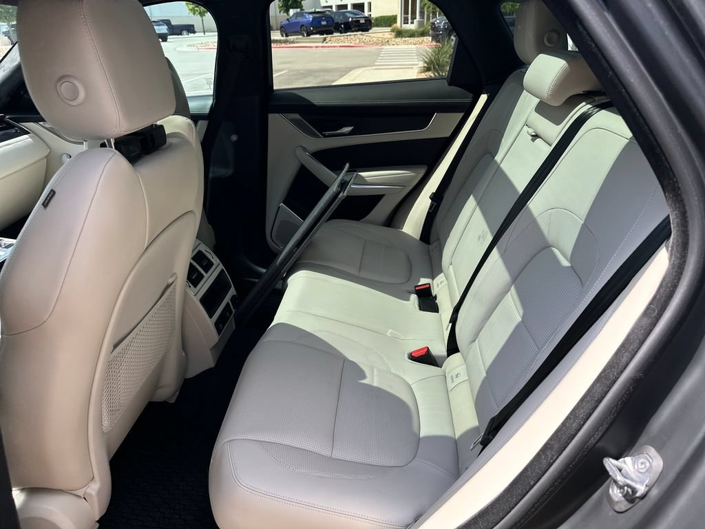 Used 2024 Jaguar F-PACE R-Dynamic S AWD/4WD image 38