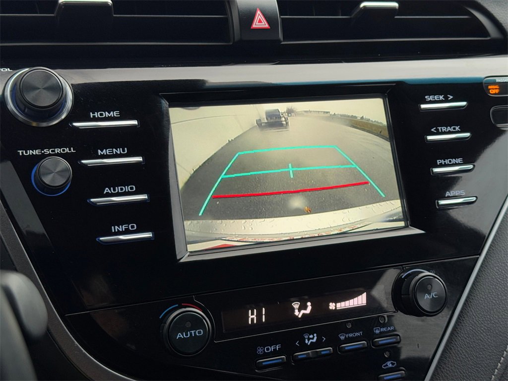 Certified 2018 Toyota Camry SE image 20