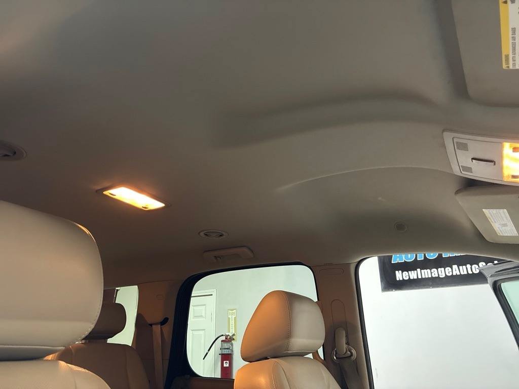 Used 2010 Chevrolet Tahoe LTZ AWD/4WD image 32