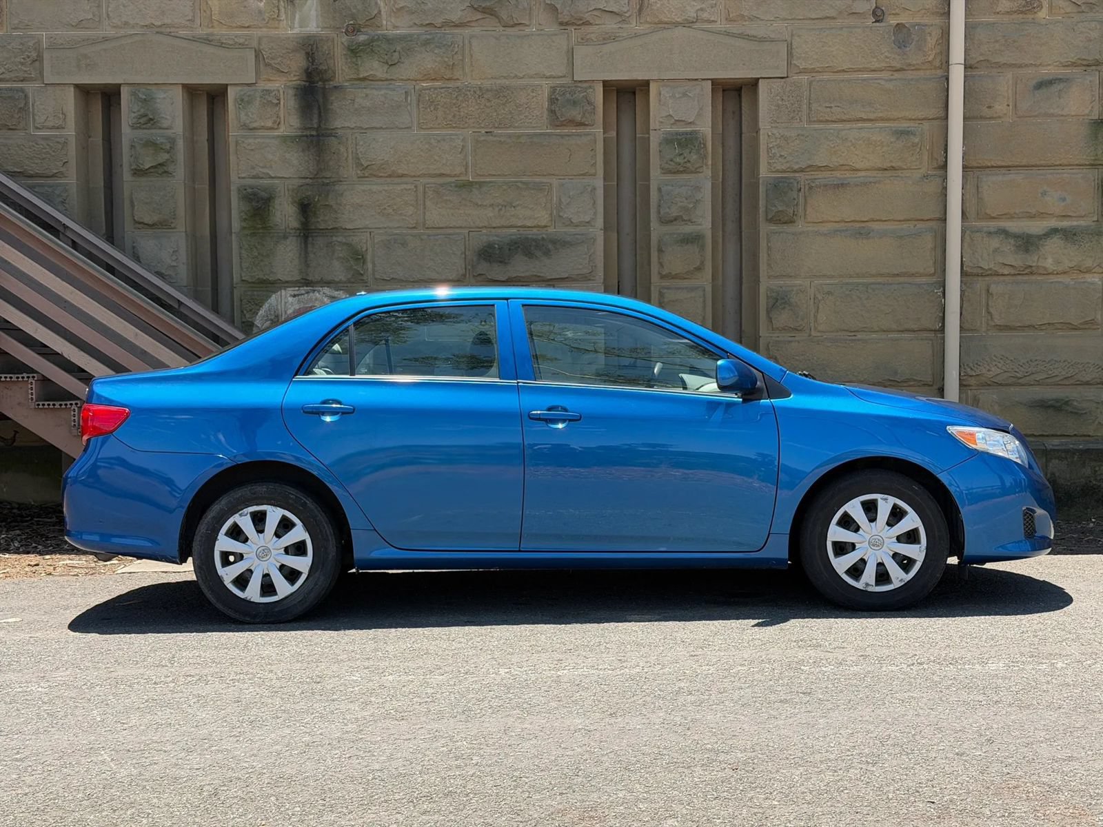 Used 2009 Toyota Corolla LE FWD image 3