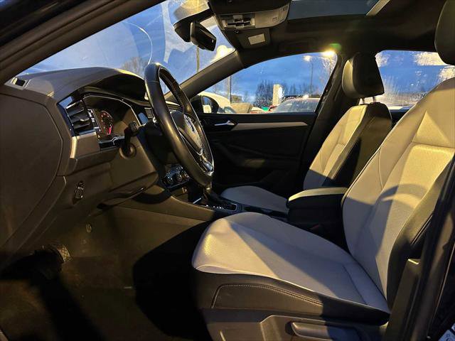 Used 2019 Volkswagen Jetta R-Line w/ R-Line Cold Weather Package image 20