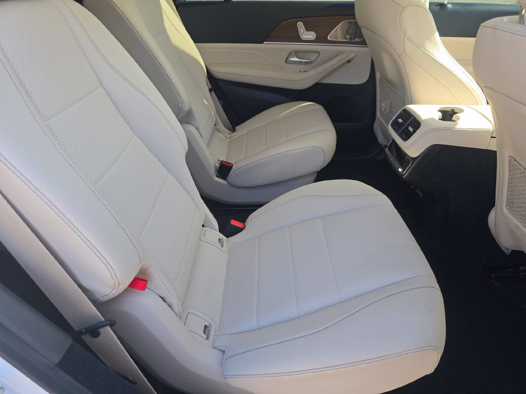 Used 2024 Mercedes-Benz GLS 450 4MATIC image 19