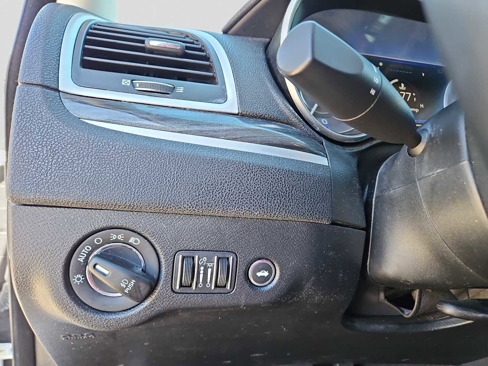 Used 2022 Chrysler 300 Touring L image 18